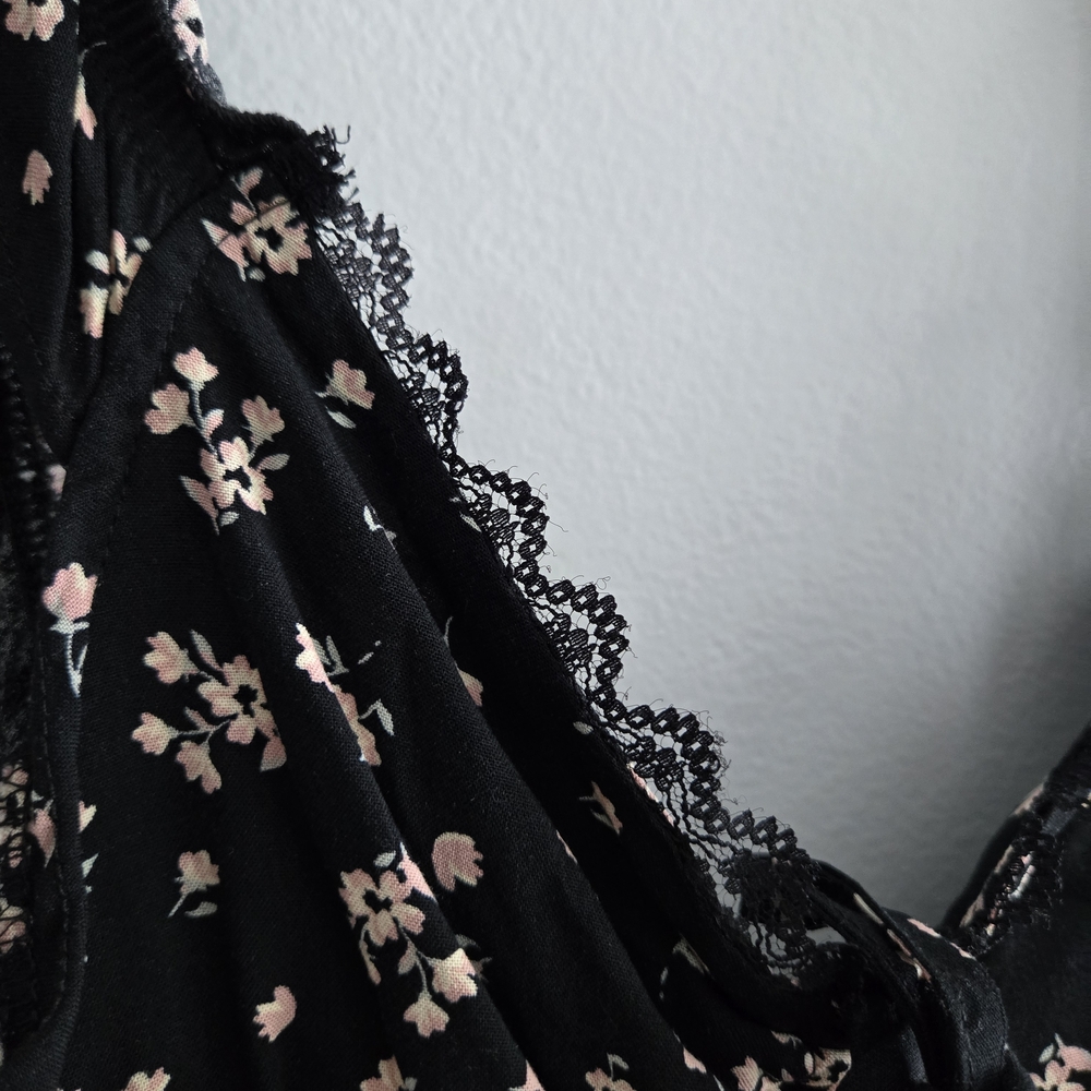 Streetwear Society Black Floral Top - Picture 2 of 8